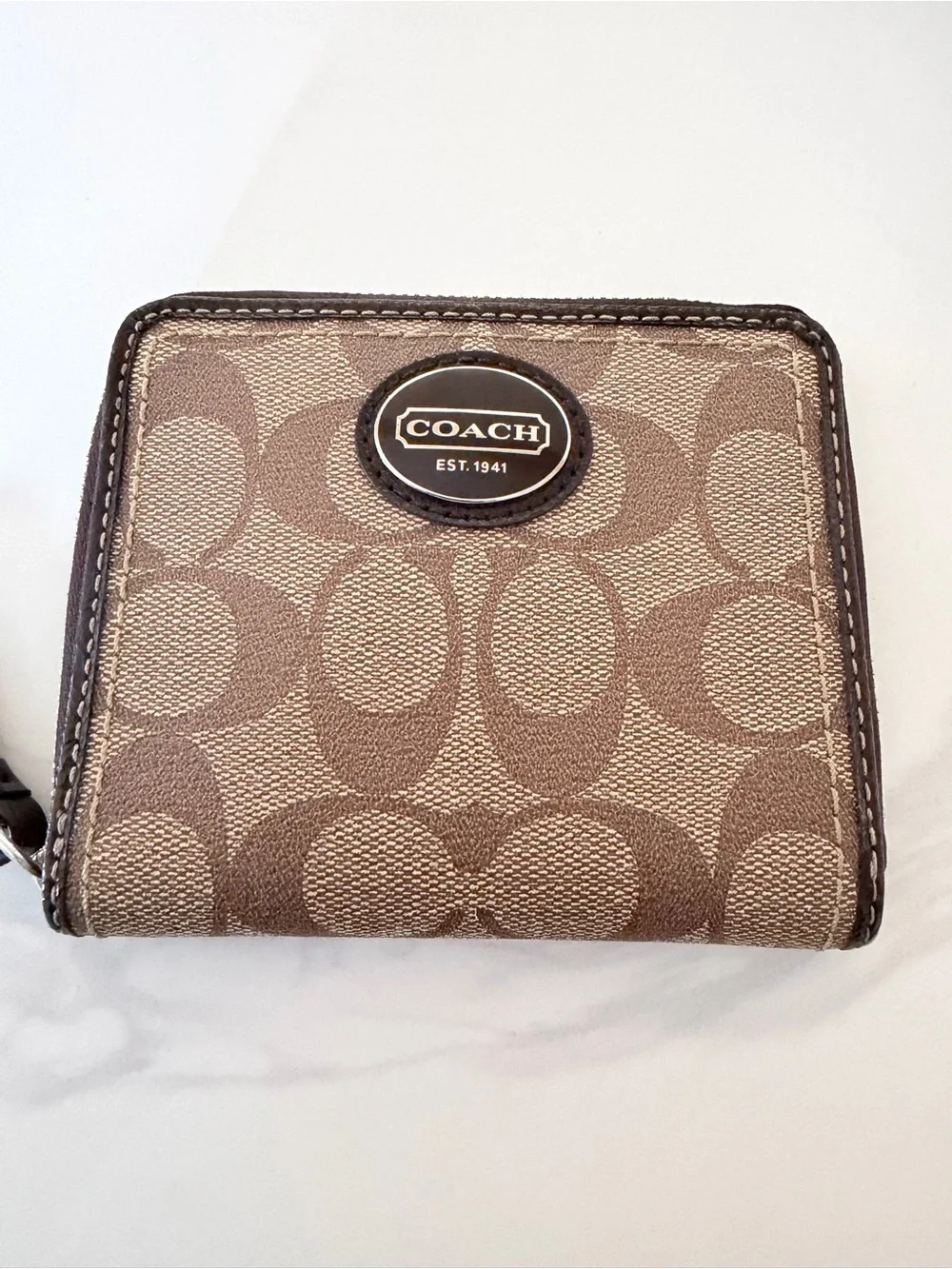 Coach signature peyton zip wallet